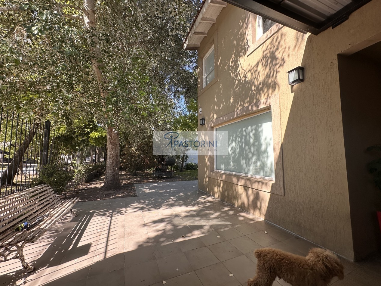 VENDEMOS CASA con Piscina 