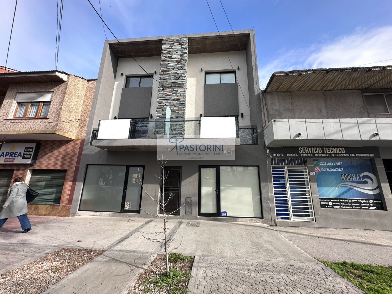 LOCAL impecable en VENTA sobre Av.Libertad