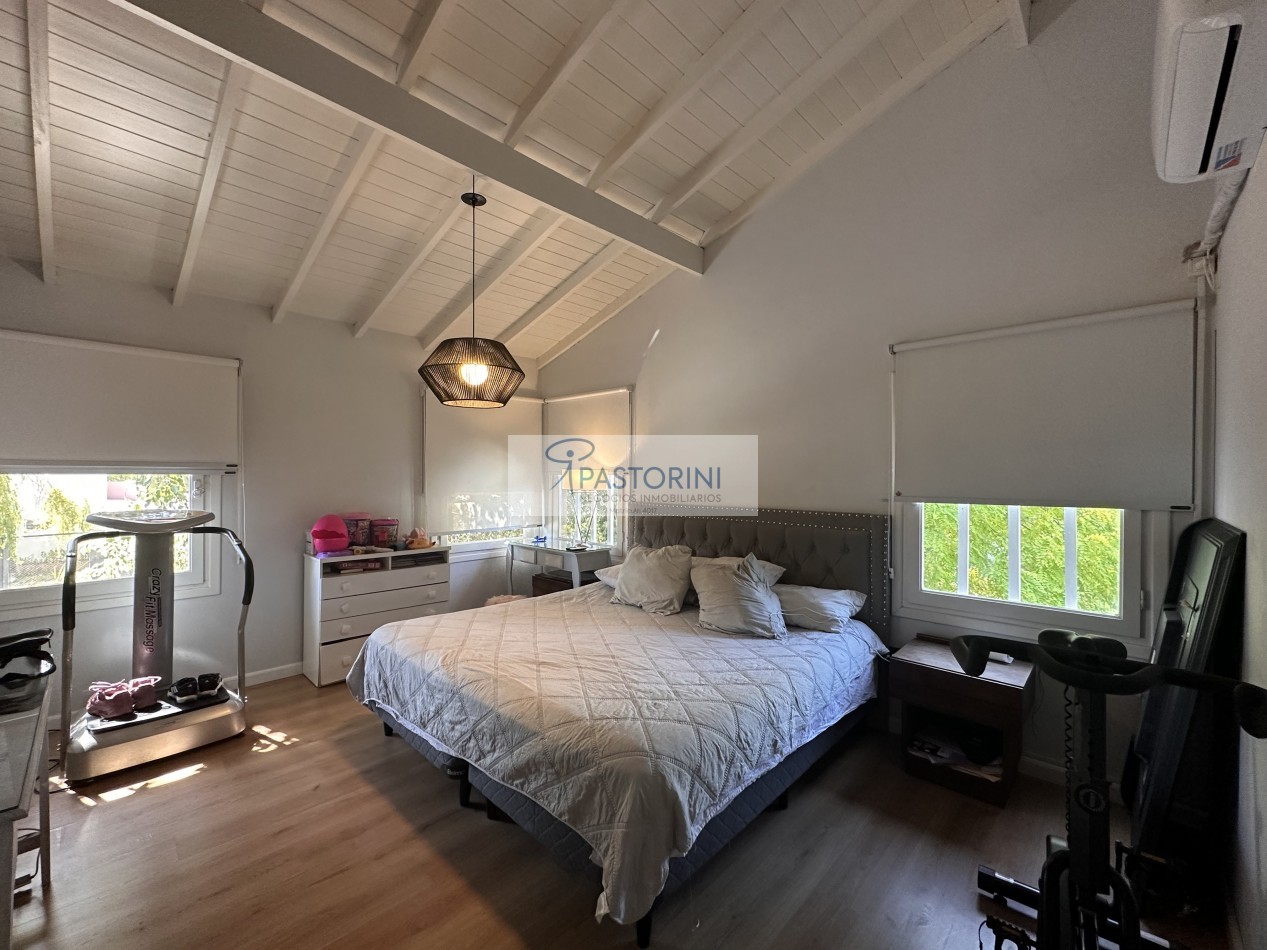 VENDEMOS CASA con Piscina 