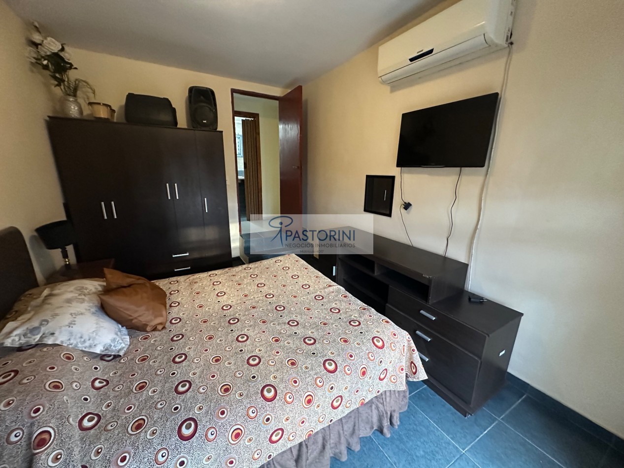 EN VENTA CHALET en Barrio Las Avenidas