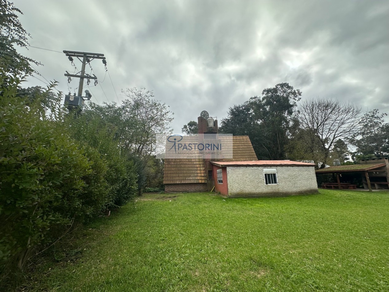 VENDEMOS CASA ALPINA con PARQUE en ACANTILADOS