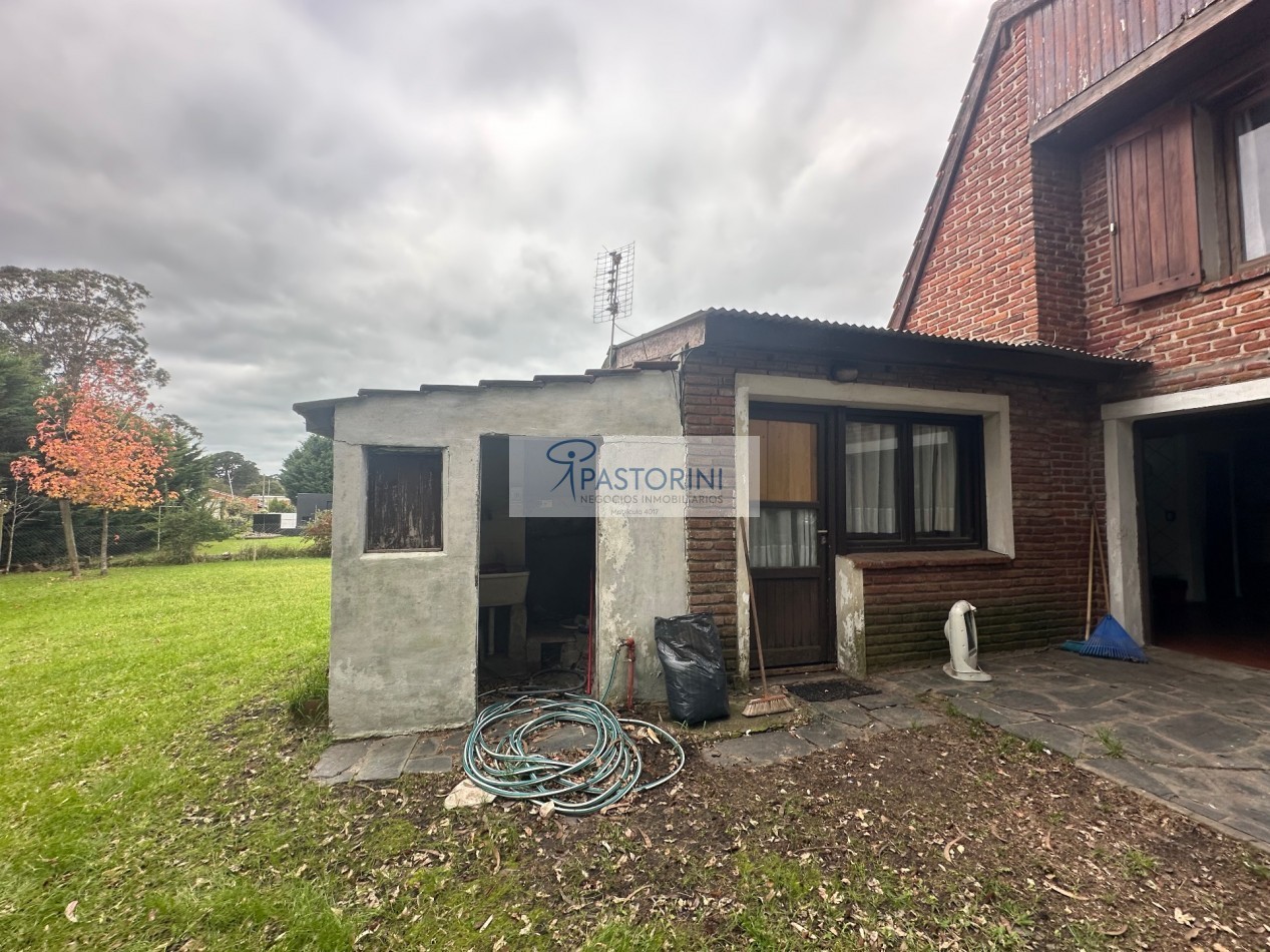 VENDEMOS CASA ALPINA con PARQUE en ACANTILADOS