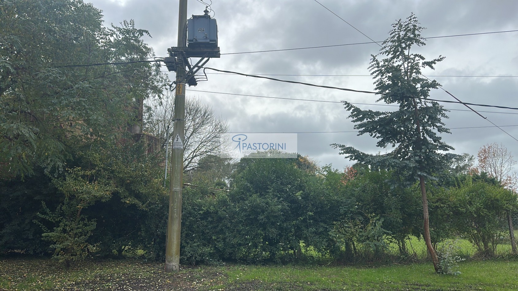 VENDEMOS CASA ALPINA con PARQUE en ACANTILADOS