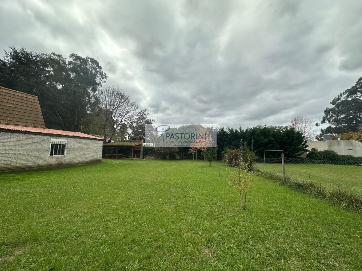 VENDEMOS CASA ALPINA con PARQUE en ACANTILADOS
