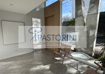 ALQUILAMOS MODERNO SEMIPISO a EQUIPADO de 2amb en Plaza Mitre 