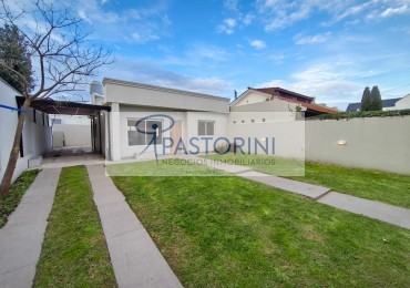 VENDEMOS CASA CON PARQUE en PARQUE LURO