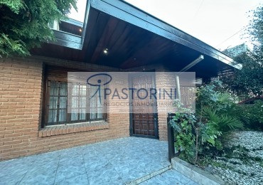 EN VENTA CHALET en Barrio Las Avenidas