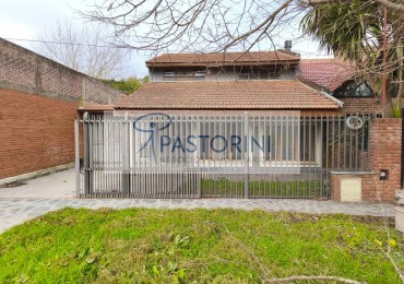 Vendemos Chalet con parque  cerca de Constitucion
