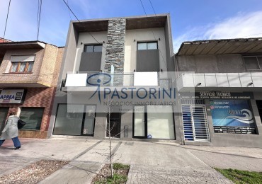 LOCAL impecable en VENTA sobre Av.Libertad